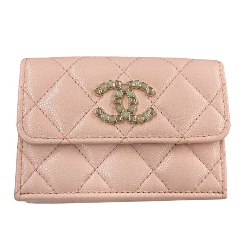 【CHANEL】シャネル マトラッセ スモール フラップウォレット 三つ折り財布 レザー レディース ランダムシリアル キャビアスキン ピンク ビジュー ココマーク