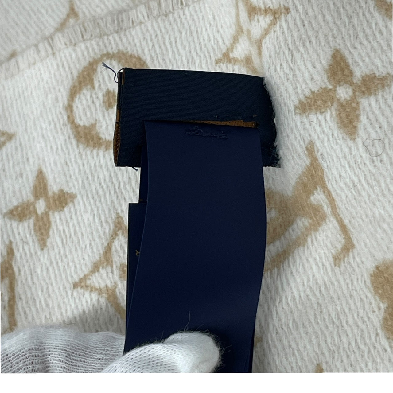 【LOUIS VUITTON】ルイ・ヴィトン マフラー・ゲーム・オン M76900 マフラー カシミヤレディース モノグラム カシミヤ DUNE デューン ベージュ ゲームオン