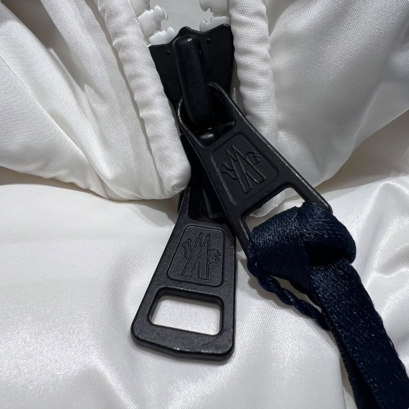【MONCLER】モンクレール MONTCLA ダウンジャケットメンズ サイズ1 モンクラー 白 フード
