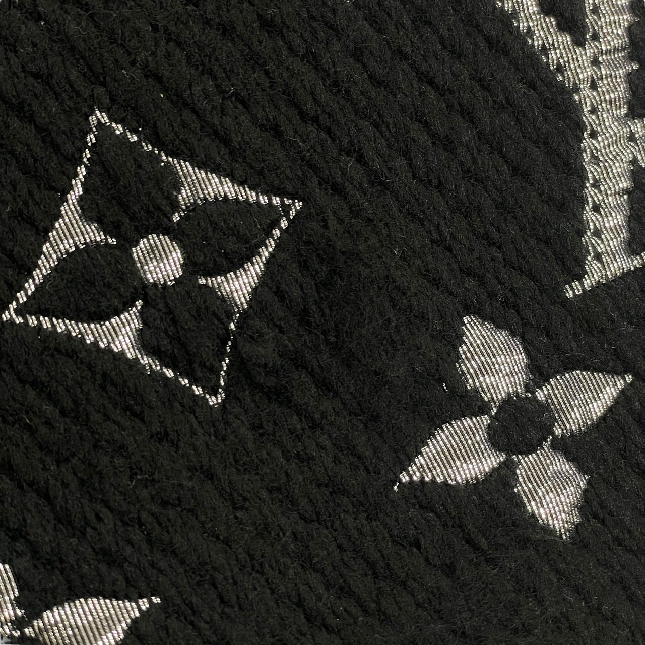 【LOUIS VUITTON】ルイ・ヴィトン エシャルプ ロゴマニア シャイン M75833 マフラー シルク レディース モノグラム ブラック ノワール 黒