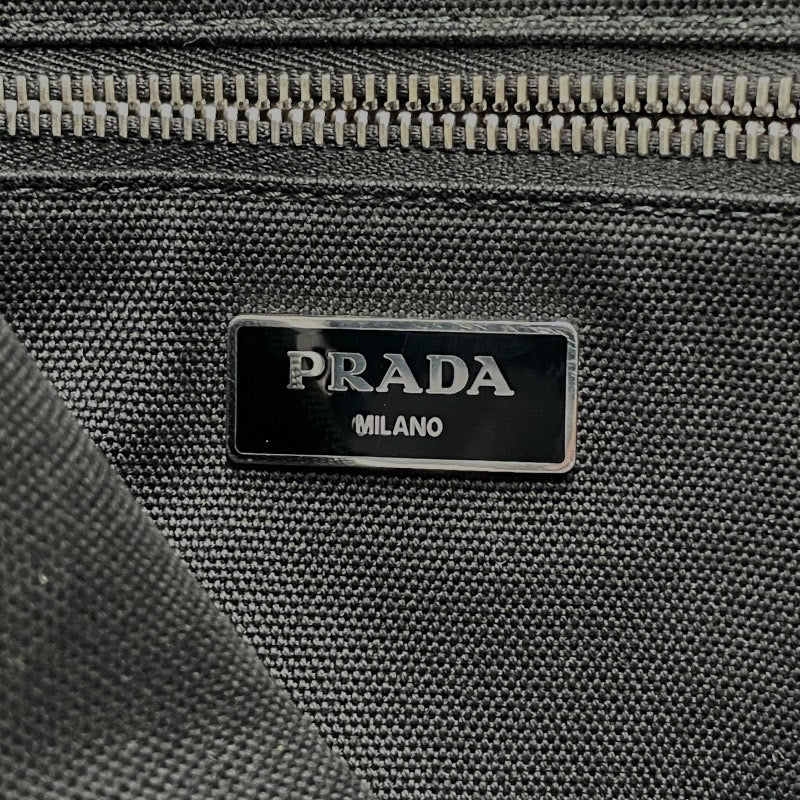 【PRADA】プラダ 1BG342 トートバッグユニセックス サフィアーノ レザー 三角プレート ロゴ 黒 ブラック