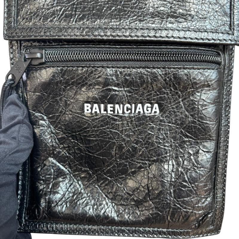 【中古】【BALENCIAGA】バレンシアガ トラップ付きスモールポーチ ショルダーバッグ 655982 1VG7X ラムスキンメンズ 2024春夏コレクション EXPLORER POUCH STRAP