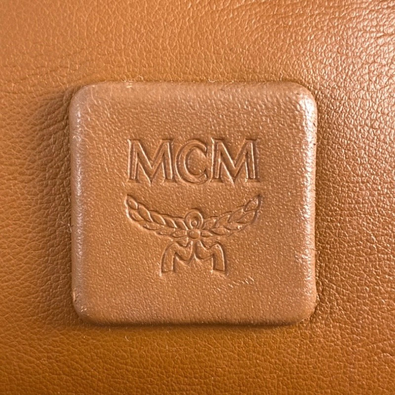 【MCM】エム・シー・エム スターク バックパック MMK6SVE37BK001 リュック・デイパック レザー ユニセックス ヴィセトス サイドスタッズ付 黒 ブラック