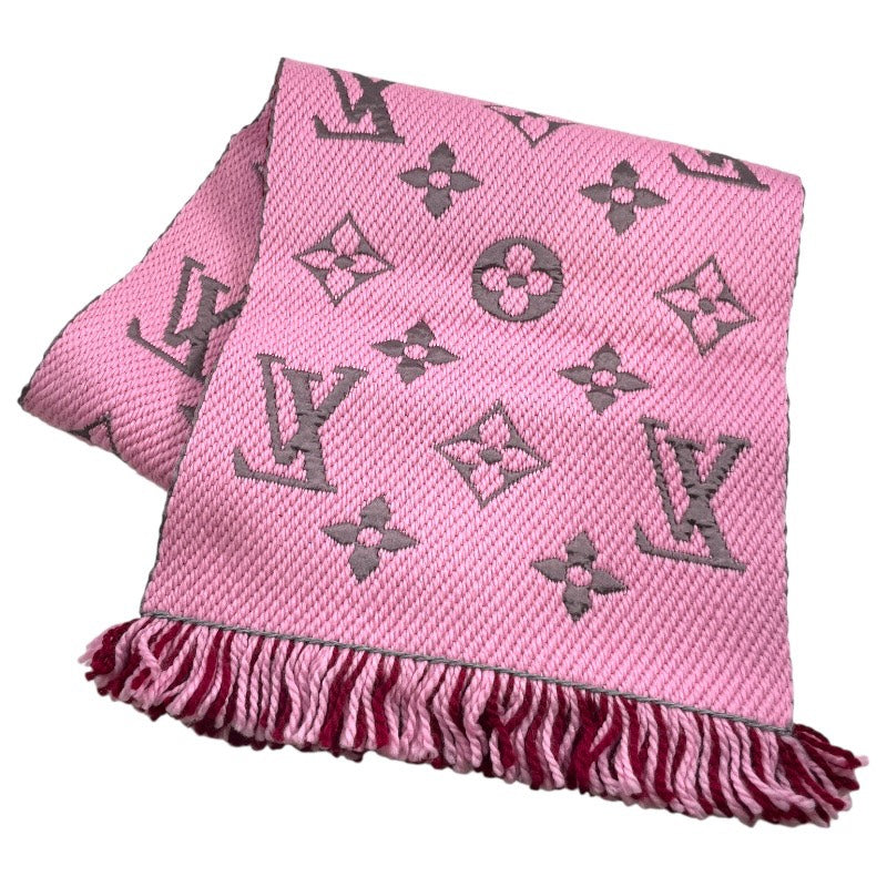 LOUIS VUITTON ロゴ入りピンクマフラー　美品 LOUIS VUITTON】ルイ・ヴィトン エシャルプ ロゴマニア デュオ