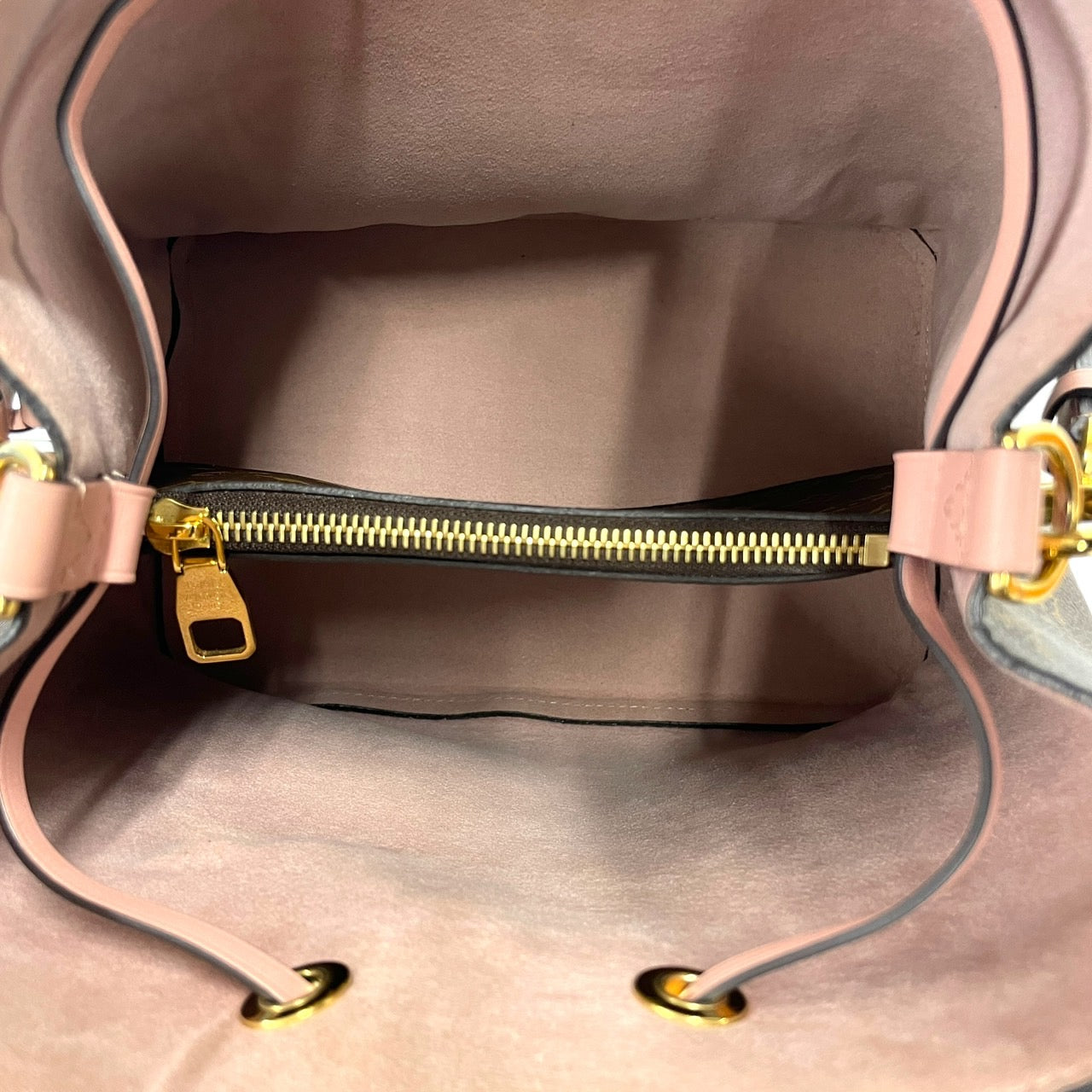 【LOUIS VUITTON】ルイ・ヴィトン ネオ・ノエ M44022 ショルダーバッグレディース ネオノエ　モノグラム　ピンク　巾着バッグ