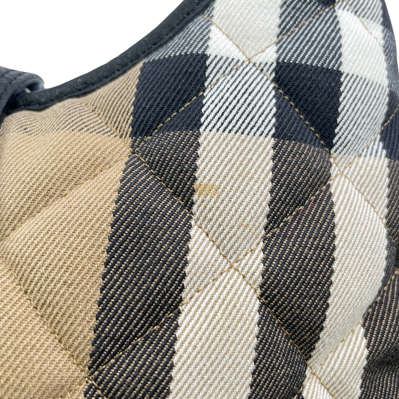 【BURBERRY】バーバリー ワンショルダー ショルダーバッグ レディース ノバチェック ロックチャーム キルティング ベージュ