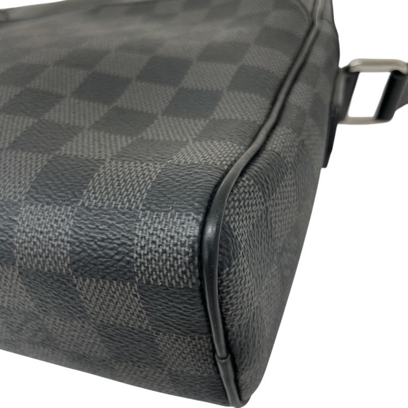 【LOUIS VUITTON】ルイ・ヴィトン デイトンPM N41408 ショルダーバッグメンズ ダミエグラフィット グレー ブラック レザー メッセンジャーバッグ