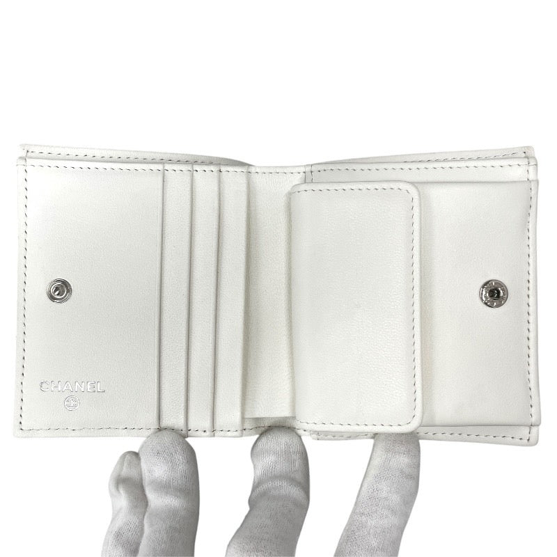 【CHANEL】シャネル ココマーク スモールウォレット AP3055 二つ折り財布 レザー レディース マトラッセ 白 ホワイト コンパクト