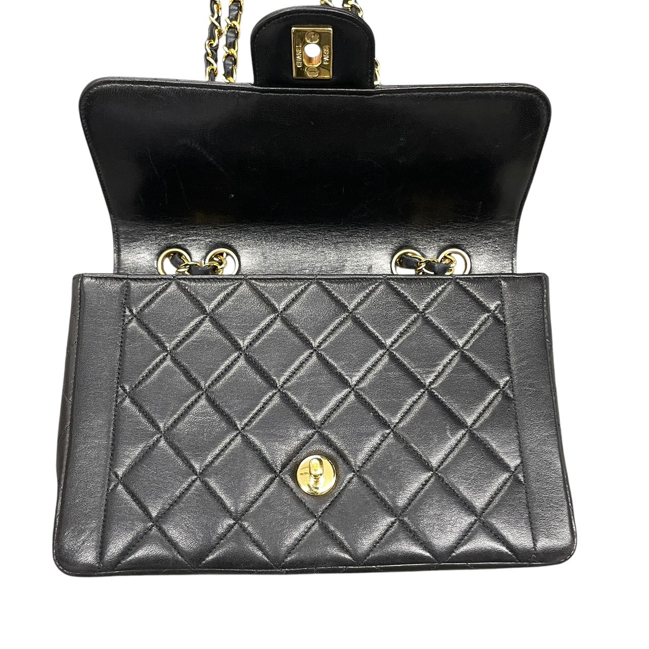 【CHANEL】シャネル ダイアナ ショルダーバッグ ラムスキン レディース マトラッセ23 チェーンショルダー 黒 ブラック