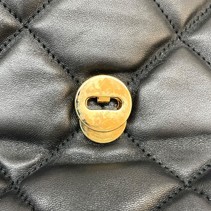 【Salvatore Ferragamo】サルヴァトーレフェラガモ ヴァラ キルティング AU-21/E767 ショルダーバッグ レザー レディース チェーンショルダー 黒 ブラック